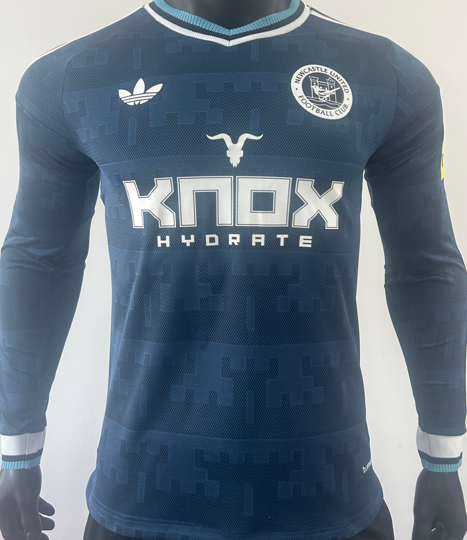 26/27 Newcastle Long Sleeve Away Kit Player Version