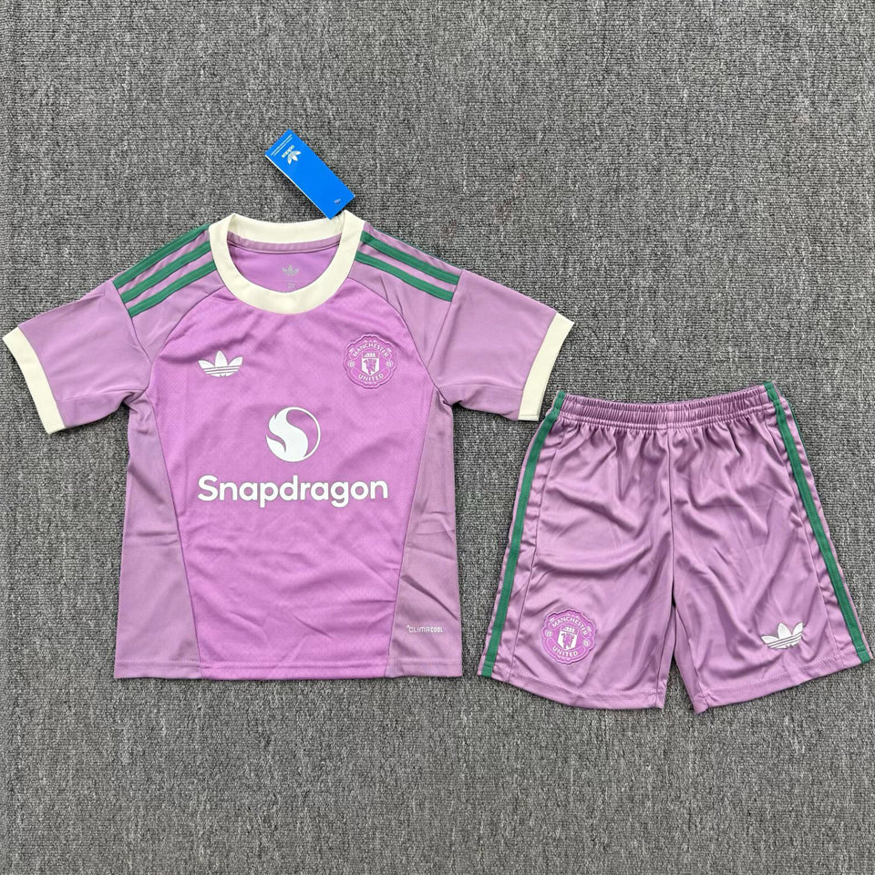 26/27 Man. Utd. Kids Purple GK Kit Stadium Version