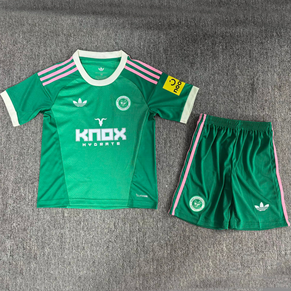 26/27 Newcastle Kids Green GK Kit Stadium Version