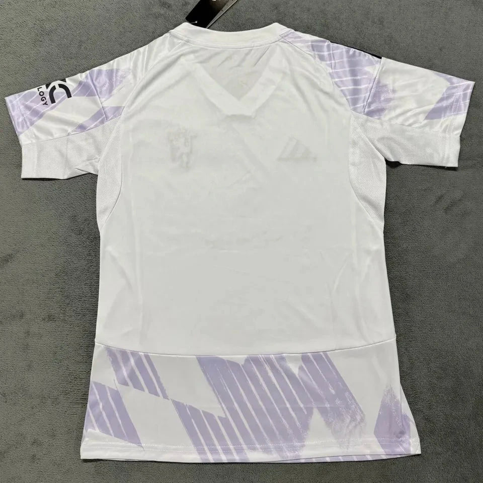 25/26 Man. Utd. Womens Away Kit Stadium Version
