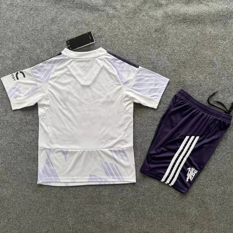 25/26 Man. Utd. Kids Away Kit Stadium Version